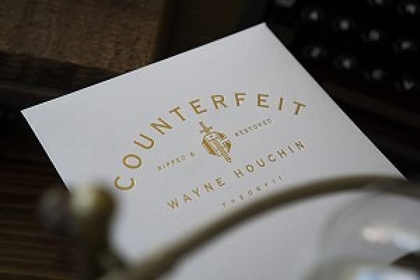 画像1: ＜ほぼ新品＞破ったトランプの復活「COUNTERFEIT」 (1)